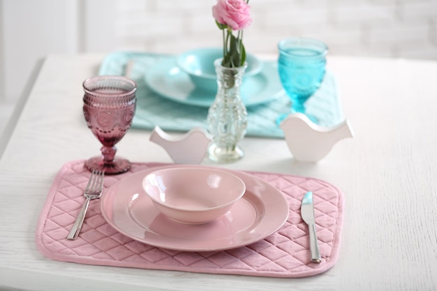 sady tanierov a jedál